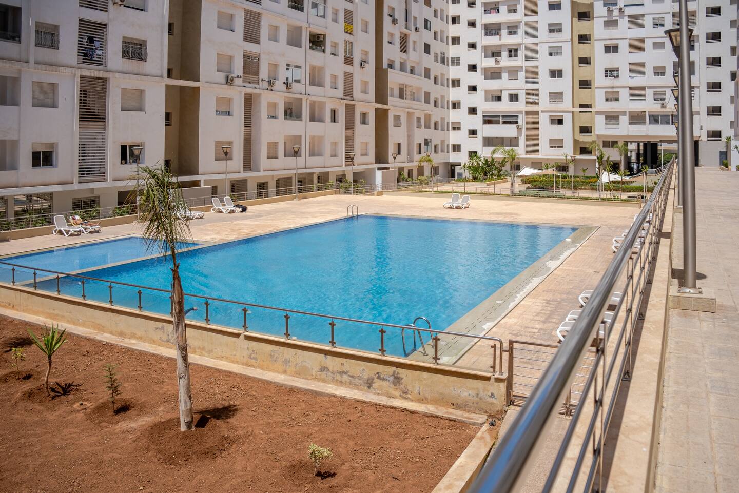 Appartement Islane à louer – 5e étage, piscine & vue montagne à Agadir 🏊‍♂️💦